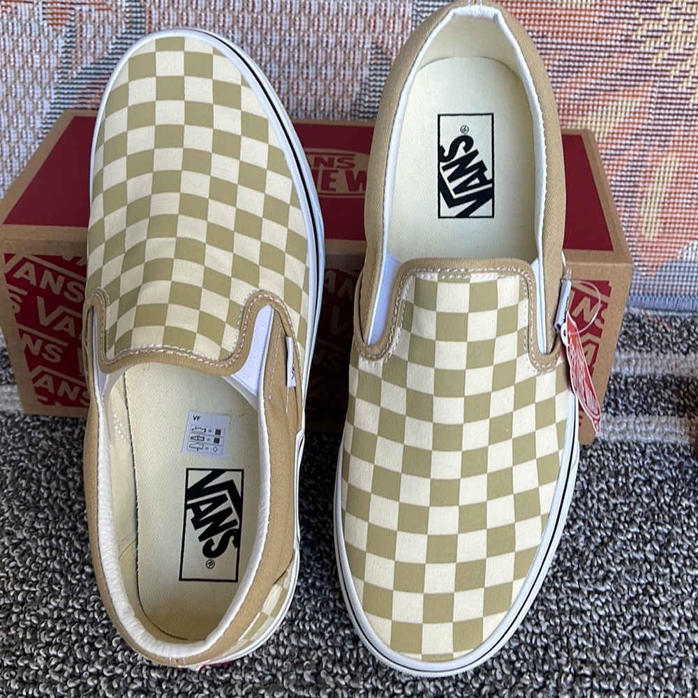 Vans WMNS Classic Slip-0
Checkerboard Taos Taupe
VN0A5A08YUU
Sneakers - Picture 11 of 16